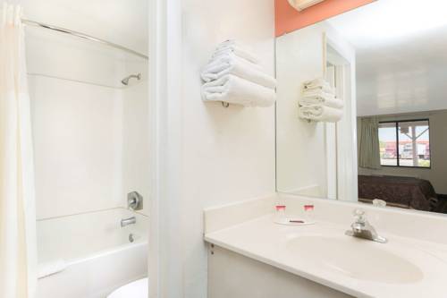 Imagen de la habitación del Hotel Knights Inn Punta Gorda. Foto 7