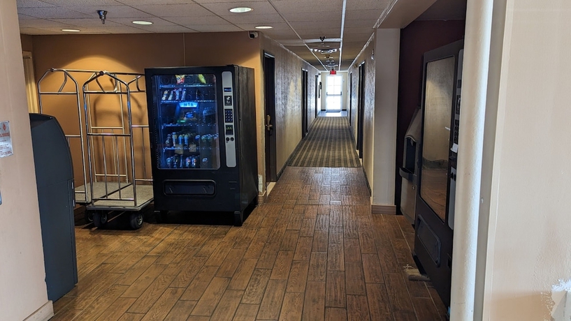 Imagen de los interiores del Hotel Knights Inn Saint Clairsville. Foto 19
