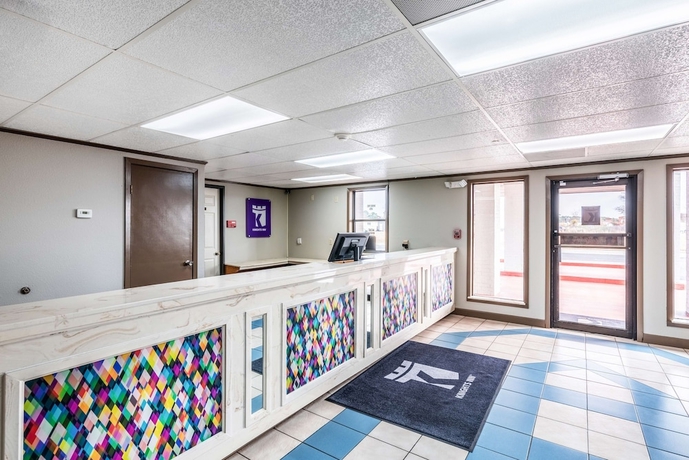 Imagen de los interiores del Hotel Knights Inn Searcy. Foto 15