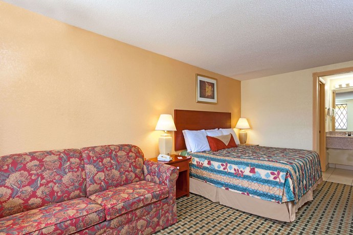 Imagen de la habitación del Hotel Knights Inn Seymour. Foto 6