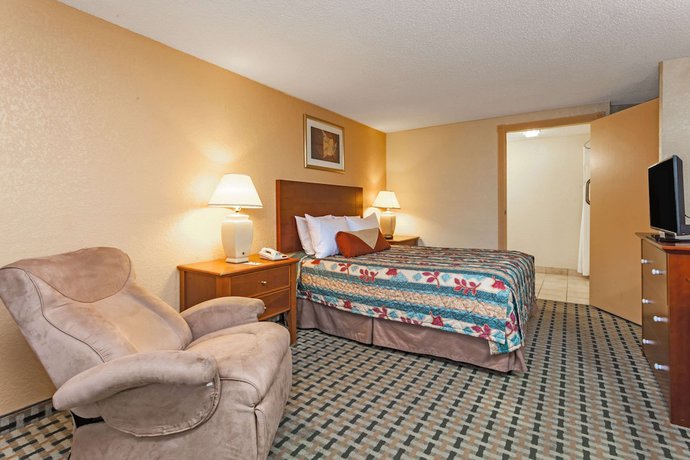 Imagen de la habitación del Hotel Knights Inn Seymour. Foto 9