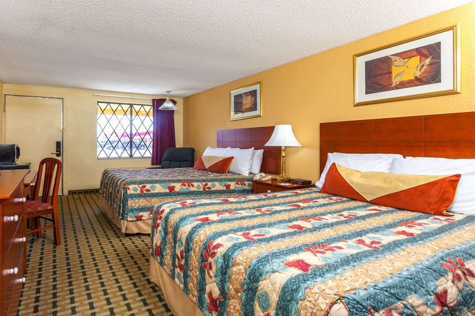 Imagen de la habitación del Hotel Knights Inn Seymour. Foto 11