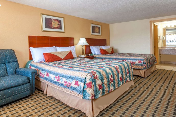 Imagen de la habitación del Hotel Knights Inn Seymour. Foto 12