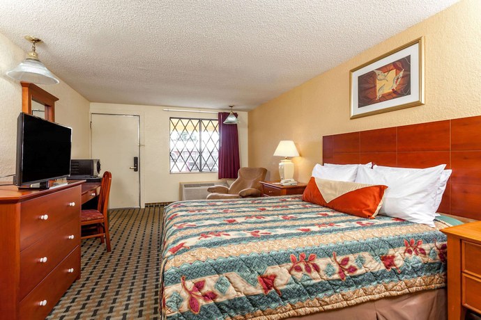 Imagen de la habitación del Hotel Knights Inn Seymour. Foto 14