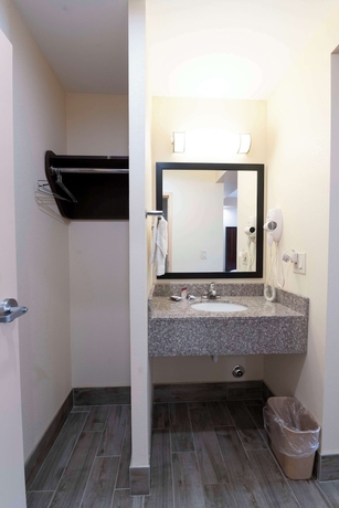 Imagen de la habitación del Hotel Knights Inn South Amboy. Foto 13
