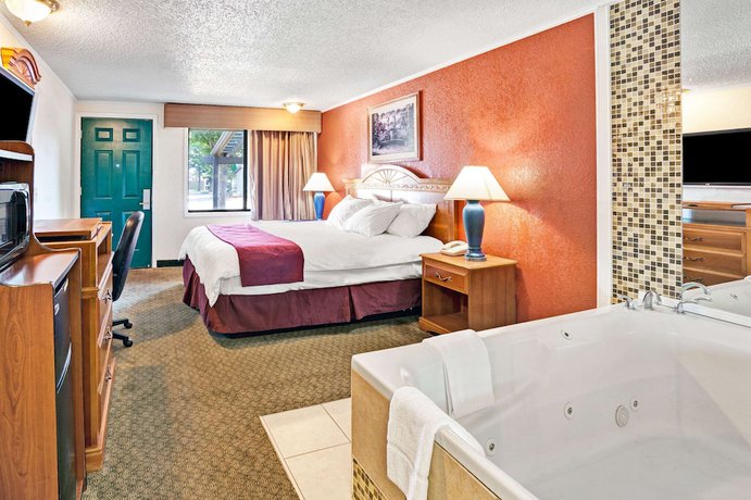 Imagen de la habitación del Hotel Knights Inn Sterling Heights. Foto 4