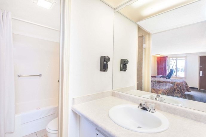 Imagen de la habitación del Hotel Knights Inn Toledo West. Foto 7