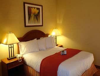 Imagen de la habitación del Hotel Knights Inn Toronto Scarborough. Foto 5