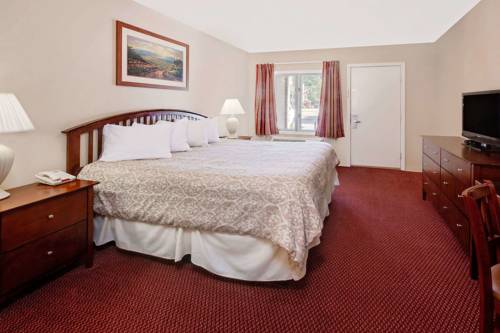 Imagen de la habitación del Hotel Knights Inn Traverse City. Foto 2