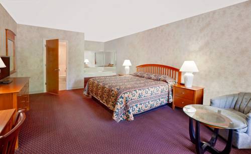Imagen de la habitación del Hotel Knights Inn Traverse City. Foto 5