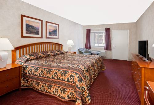 Imagen de la habitación del Hotel Knights Inn Traverse City. Foto 9
