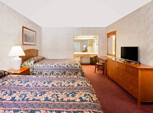 Imagen de la habitación del Hotel Knights Inn Traverse City. Foto 10
