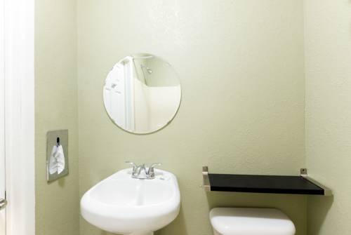 Imagen de la habitación del Hotel Knights Inn Trevose. Foto 6