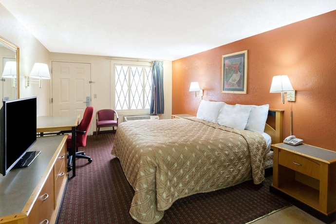 Imagen de la habitación del Hotel Knights Inn Tucker. Foto 7