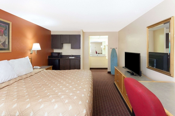 Imagen de la habitación del Hotel Knights Inn Tucker. Foto 8