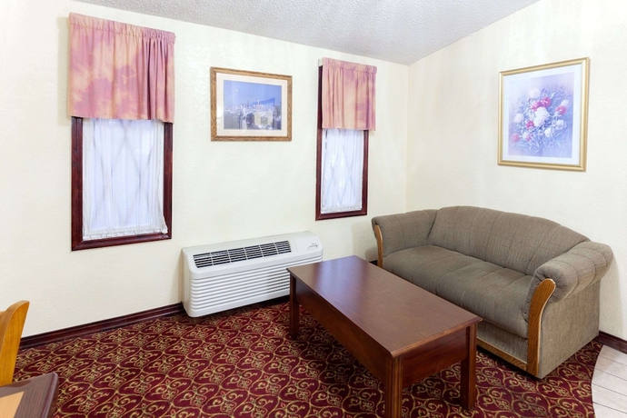 Imagen de los interiores del Hotel Knights Inn Tucker. Foto 16