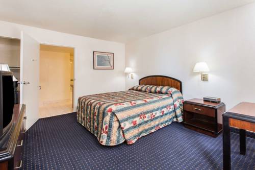 Imagen de la habitación del Hotel Knights Inn Virginia Beach At Lynnhaven Pkwy. Foto 4