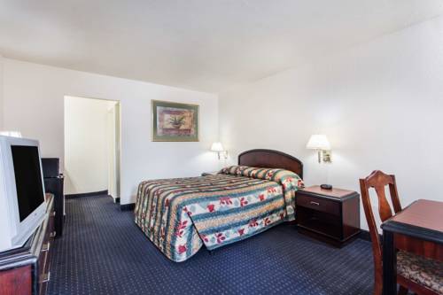 Imagen de la habitación del Hotel Knights Inn Virginia Beach At Lynnhaven Pkwy. Foto 7
