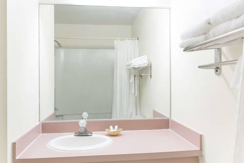 Imagen de la habitación del Hotel Knights Inn Virginia Beach At Lynnhaven Pkwy. Foto 10