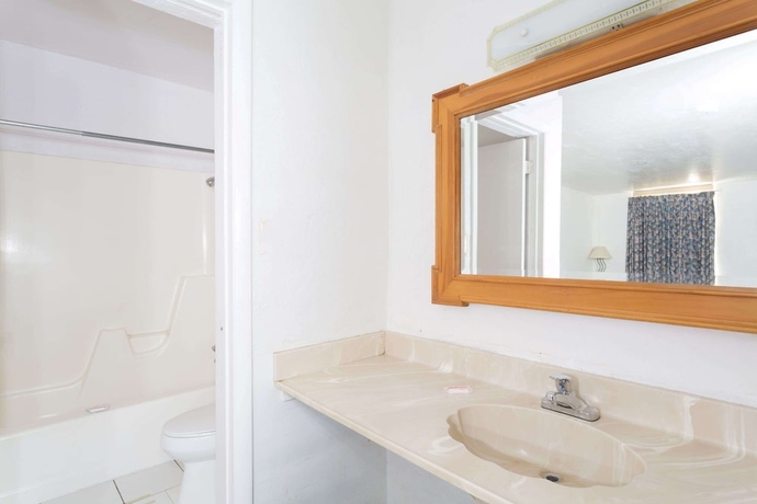 Imagen de la habitación del Hotel Knights Inn Wendover. Foto 16