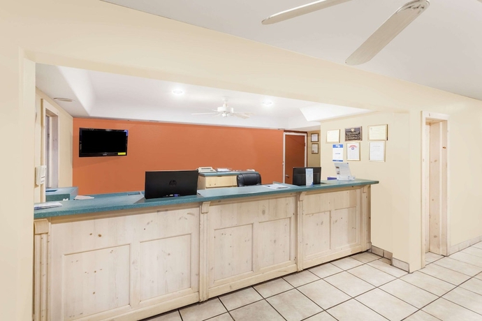 Imagen de los interiores del Hotel Knights Inn Yuma. Foto 15