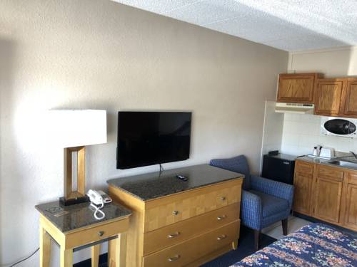 Imagen de la habitación del Hotel Knights Inn & Suites Virginia Beach. Foto 5
