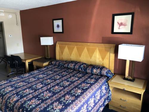 Imagen de la habitación del Hotel Knights Inn & Suites Virginia Beach. Foto 6