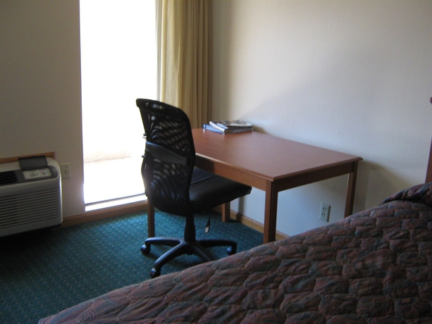 Imagen de la habitación del Hotel Knights Inn and Suites Emporia. Foto 7