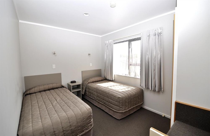 Imagen de la habitación del Hotel Knightsbridge Court Motor Lodge. Foto 6