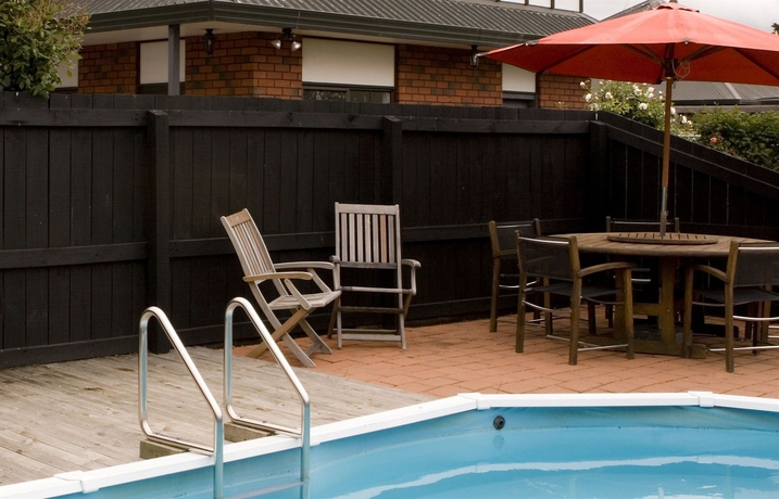 Imagen de la piscina del Hotel Knightsbridge Court Motor Lodge. Foto 15