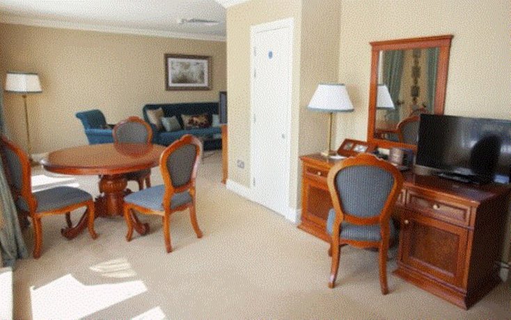 Imagen de la habitación del Hotel Knightsbrook Spa And Golf Resort. Foto 2