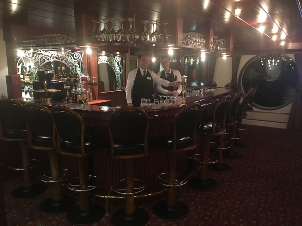 Imagen del bar/restaurante del Hotel Knm Ms Switzerland Ii - Frankfurt. Foto 10