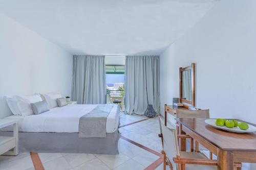 Imagen general del Hotel Knossos Beach Bungalows Suites Resort and Spa. Foto 5