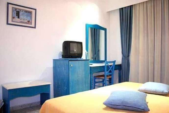 Imagen de la habitación del Hotel Knossos. Foto 7