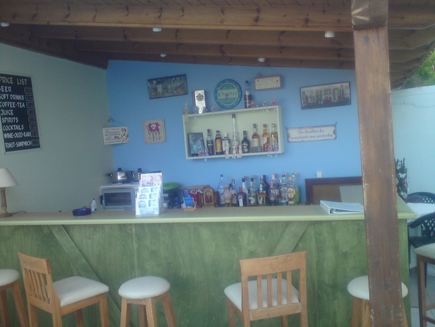 Imagen del bar/restaurante del Hotel Knossos Studios. Foto 4
