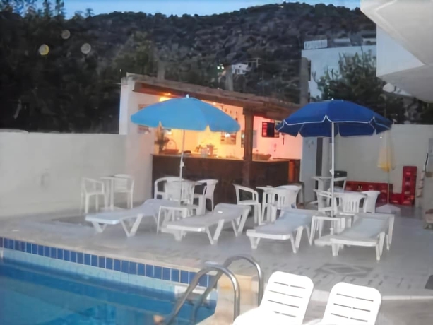 Imagen de los exteriores del Hotel Knossos Studios. Foto 9