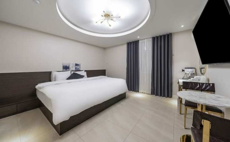 Imagen de la habitación del Hotel Knox. Foto 19