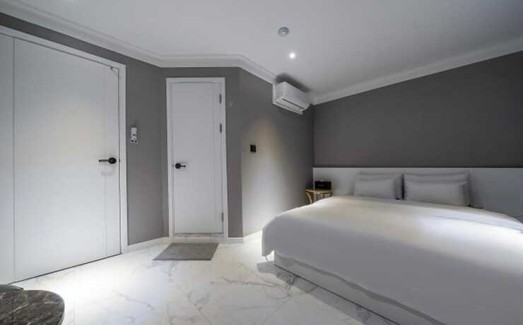 Imagen de la habitación del Hotel Knox. Foto 27