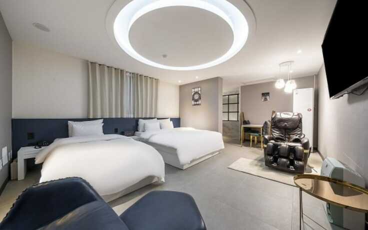 Imagen de la habitación del Hotel Knox. Foto 33