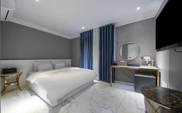 Imagen de la habitación del Hotel Knox. Foto 36