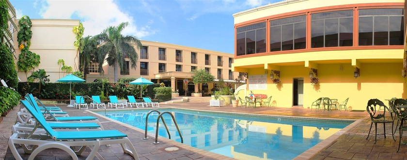 Imagen de la piscina del Hotel Knutsford Court. Foto 15