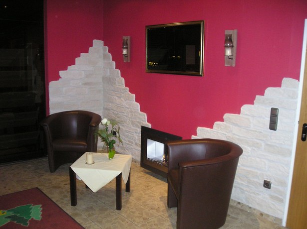 Imagen de los interiores del Hotel Kn&uuml;llhotel Tann-Eck. Foto 19