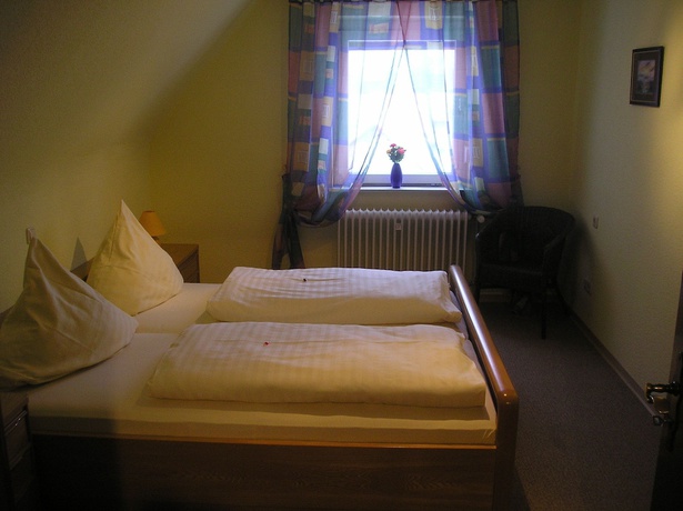 Imagen de la habitación del Hotel Kn&uuml;llhotel Tann-Eck. Foto 8