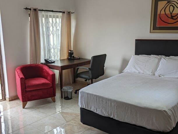 Imagen de la habitación del Hotel KoKo Palm Inn, Accra. Foto 15