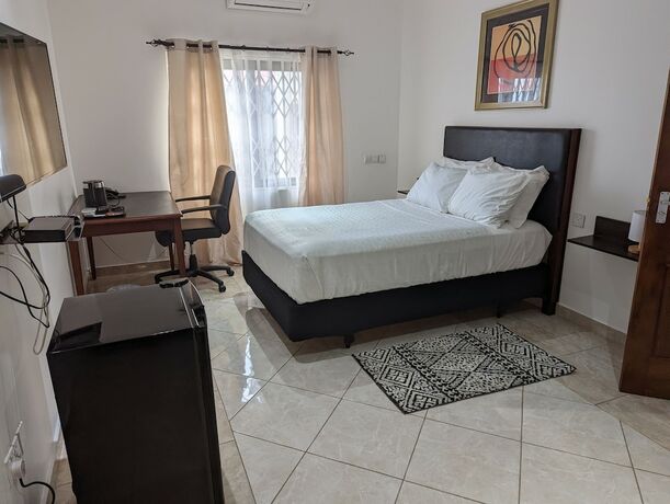 Imagen de la habitación del Hotel KoKo Palm Inn, Accra. Foto 17