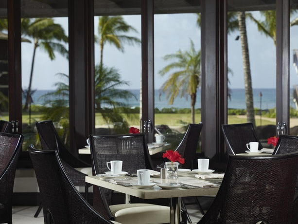 Imagen del bar/restaurante del Hotel Ko'a Kea Resort On Po'ipu Beach. Foto 3