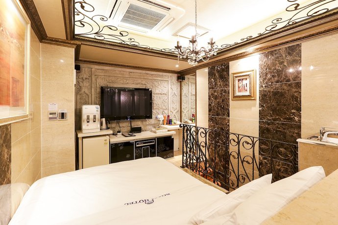 Imagen de la habitación del Hotel Koam Tourist. Foto 9