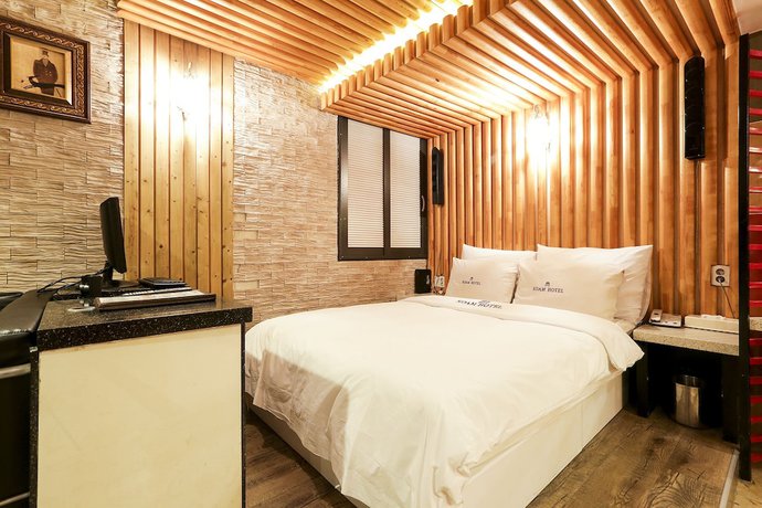 Imagen de la habitación del Hotel Koam Tourist. Foto 15