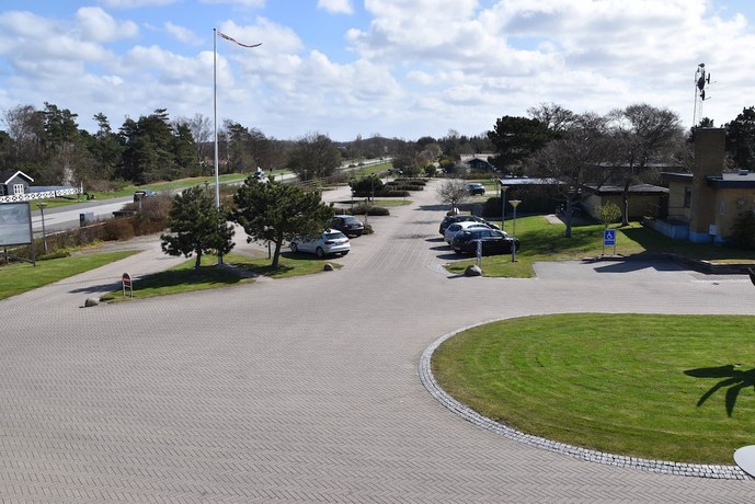 Imagen de los exteriores del Hotel Kob&aelig;k Strand. Foto 14