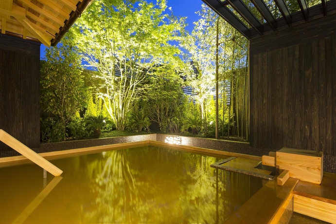 Imagen de la piscina del Hotel Kobe Bay Sheraton and Towers. Foto 15